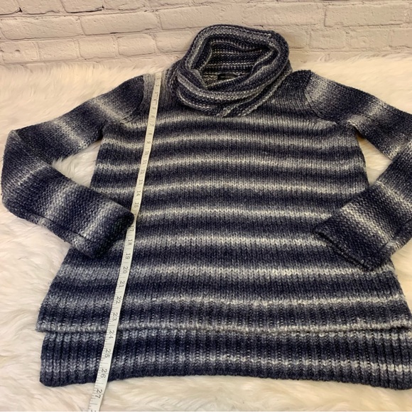 👻3/$15 Last Chance Sale! The Limited Blue White Striped Cowl Neck Fuzzy Sweater - Picture 4 of 8